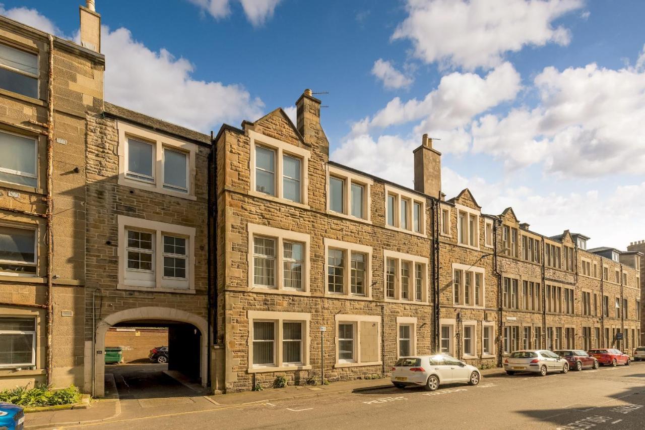 Pass The Keys Stunning 3 Bed Loft Style Apt With Free Parking Эдинбург Экстерьер фото