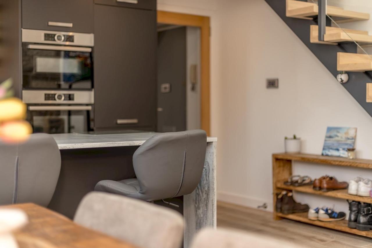 Pass The Keys Stunning 3 Bed Loft Style Apt With Free Parking Эдинбург Экстерьер фото