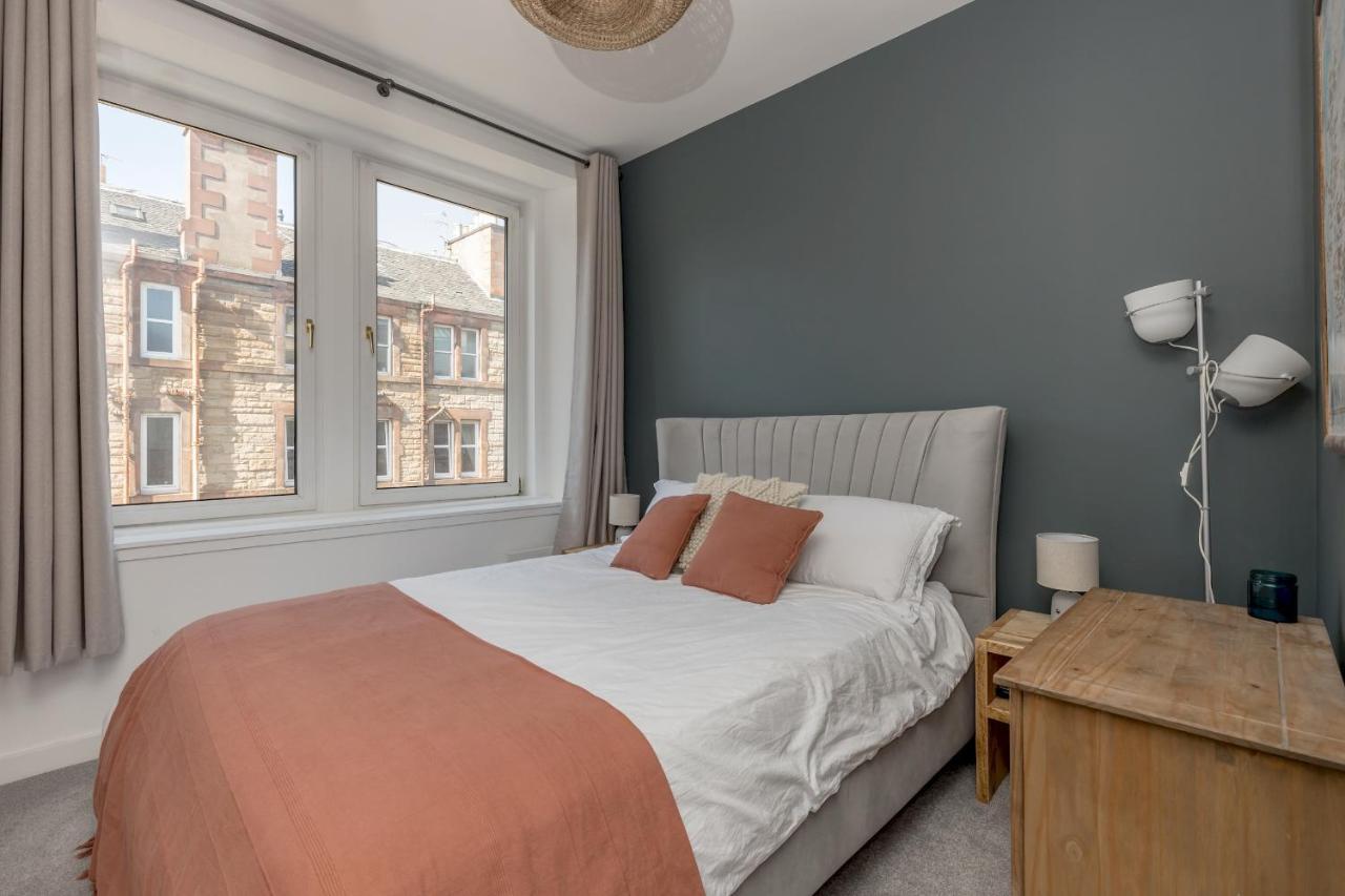 Pass The Keys Stunning 3 Bed Loft Style Apt With Free Parking Эдинбург Экстерьер фото