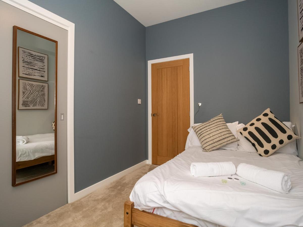 Pass The Keys Stunning 3 Bed Loft Style Apt With Free Parking Эдинбург Экстерьер фото