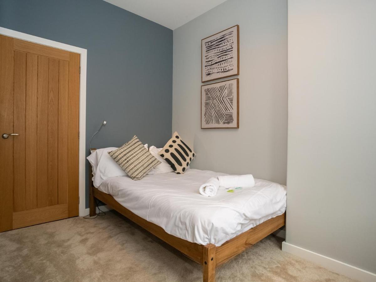 Pass The Keys Stunning 3 Bed Loft Style Apt With Free Parking Эдинбург Экстерьер фото