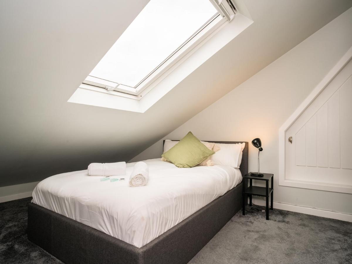 Pass The Keys Stunning 3 Bed Loft Style Apt With Free Parking Эдинбург Экстерьер фото